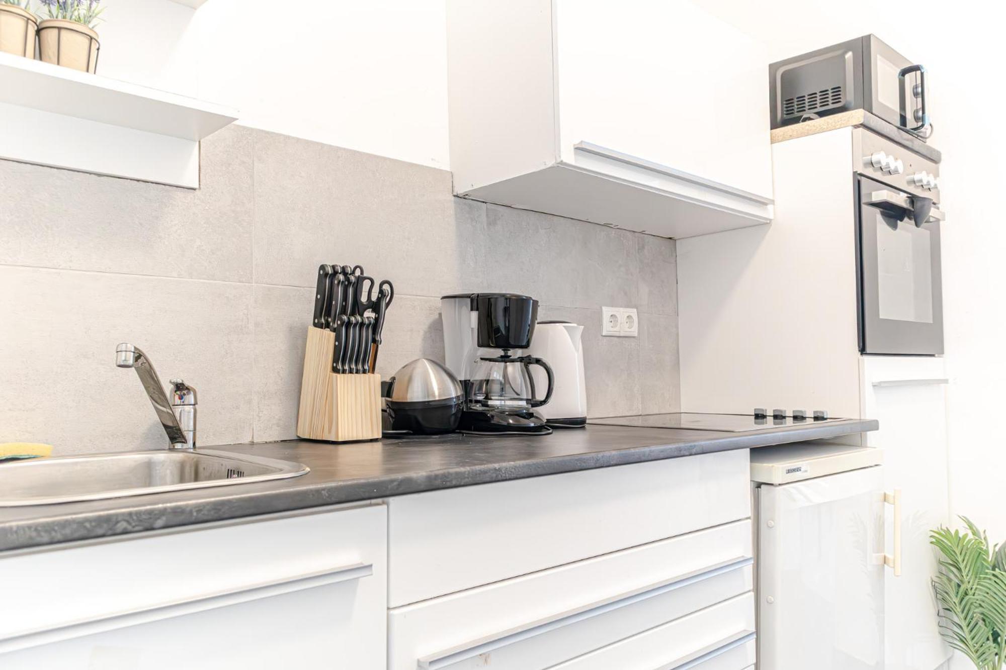 Apartment Charming 1br Apt- Near U6 Station Am Schoepfwerk *