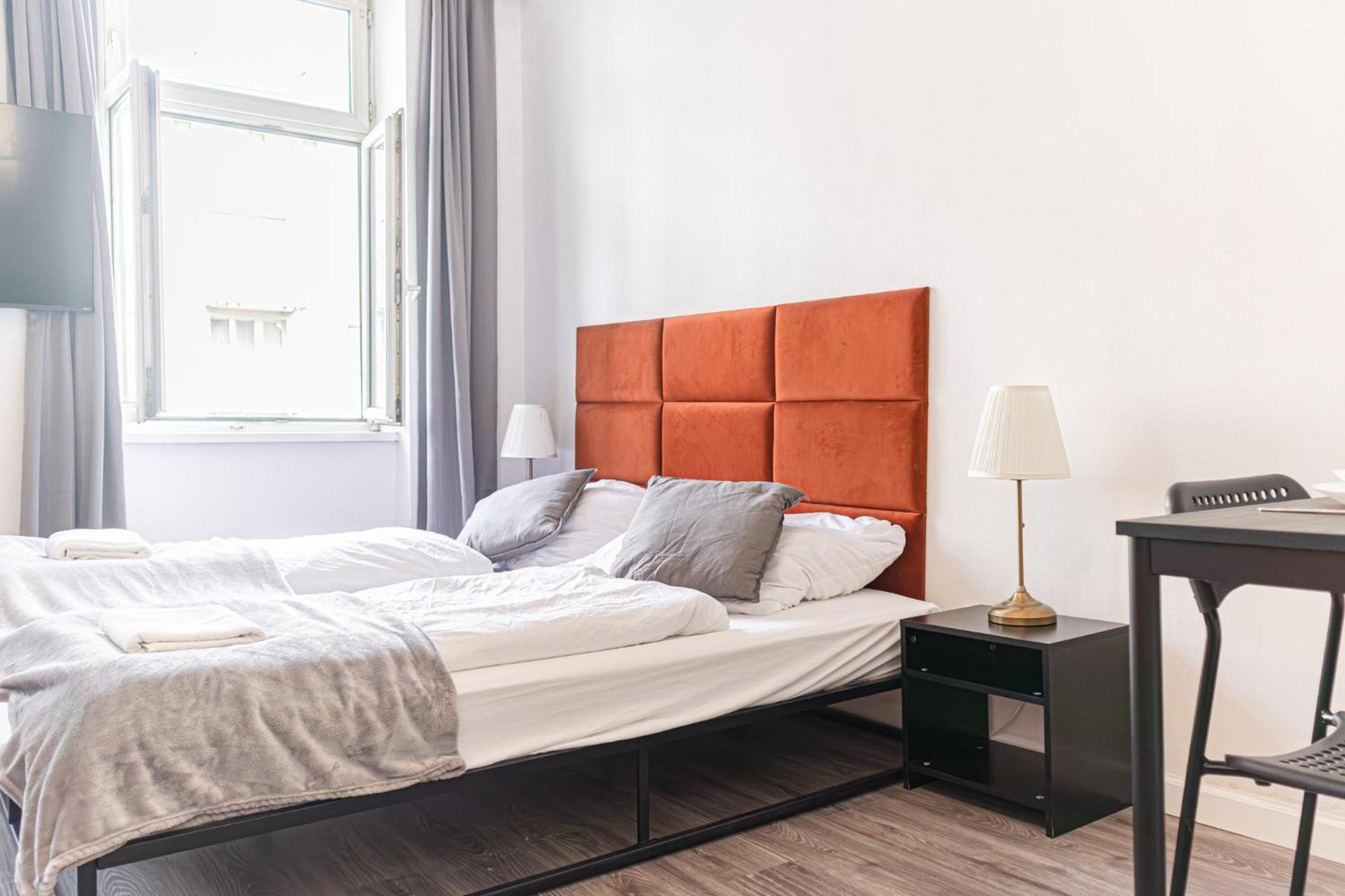 Apartment Charming 1br Apt- Near U6 Station Am Schoepfwerk